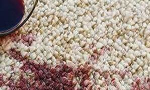 地毯上沾上了污漬，該怎么處理呢？