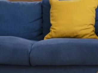 在對(duì)家具進(jìn)行清潔的時(shí)候，要注意什么呢？