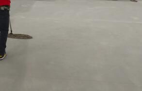 在工廠(chǎng)進(jìn)行保潔作業(yè)時(shí)，要注意什么呢？